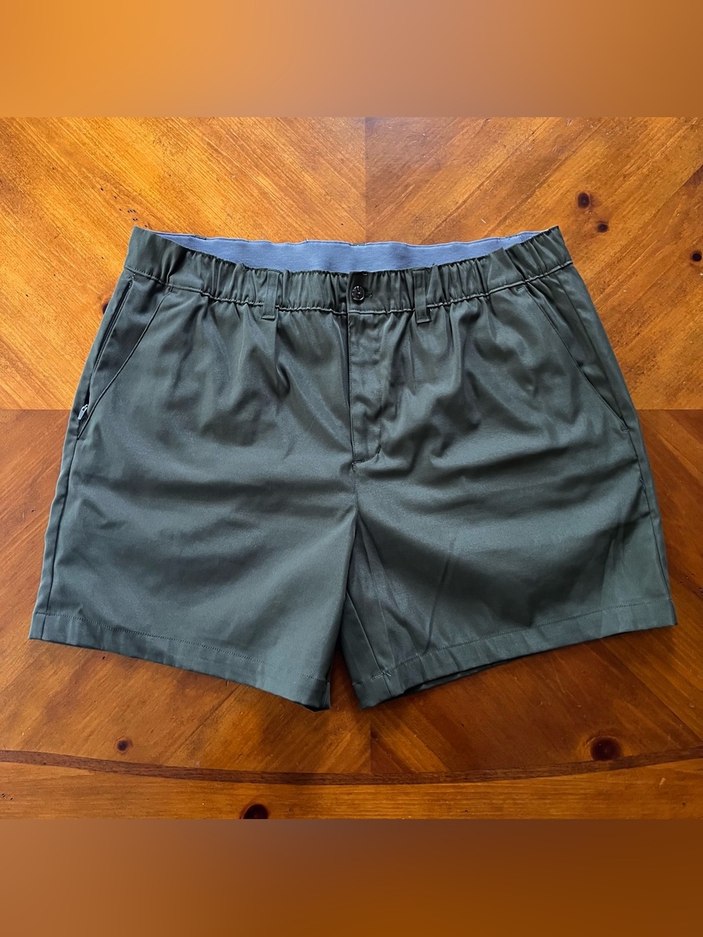 WOWIE Daily Short 5.5” Men’s XL Dark Olive